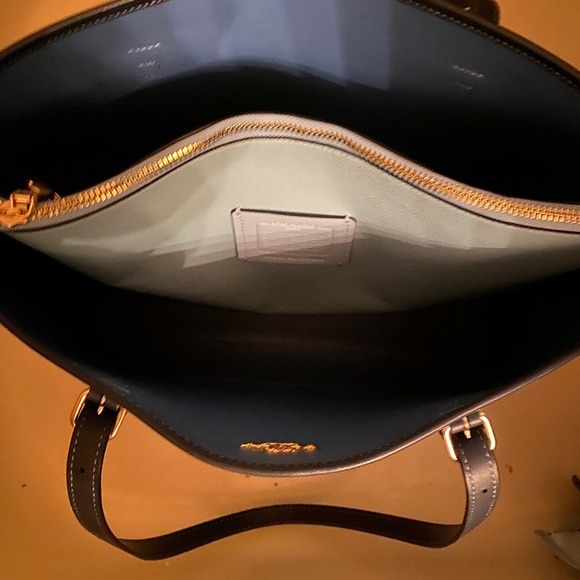 Coach Tote - Picture 4 of 6